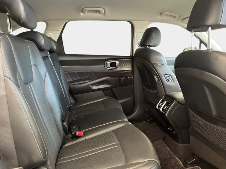 d9fb2b27-6b49-4c24-8b63-a23f73169e4d